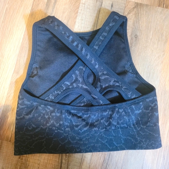 Gymshark XS Adapt Animal Seamless Sports Bra Black - Picture 2 of 8